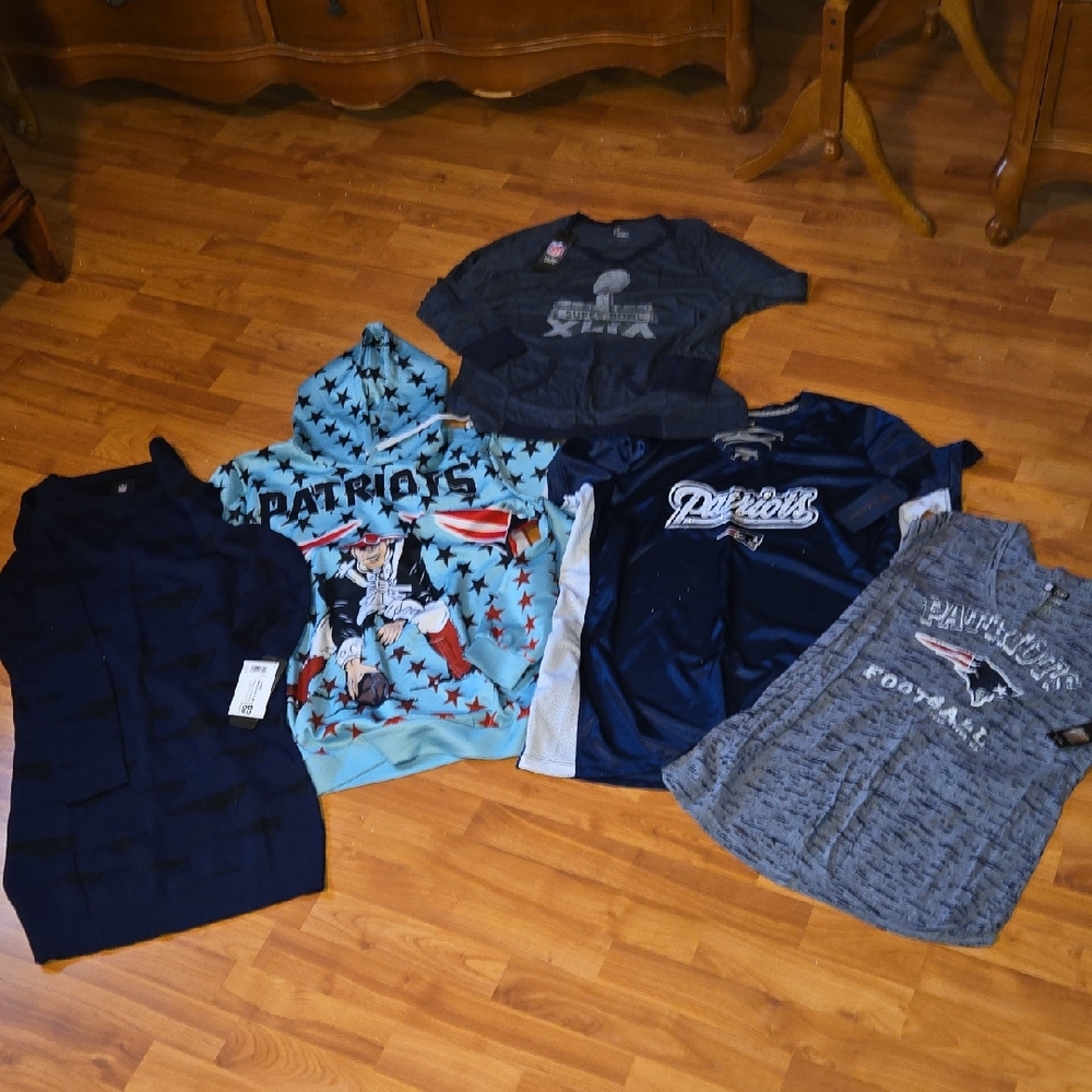Woman's new england patriots Top bundle